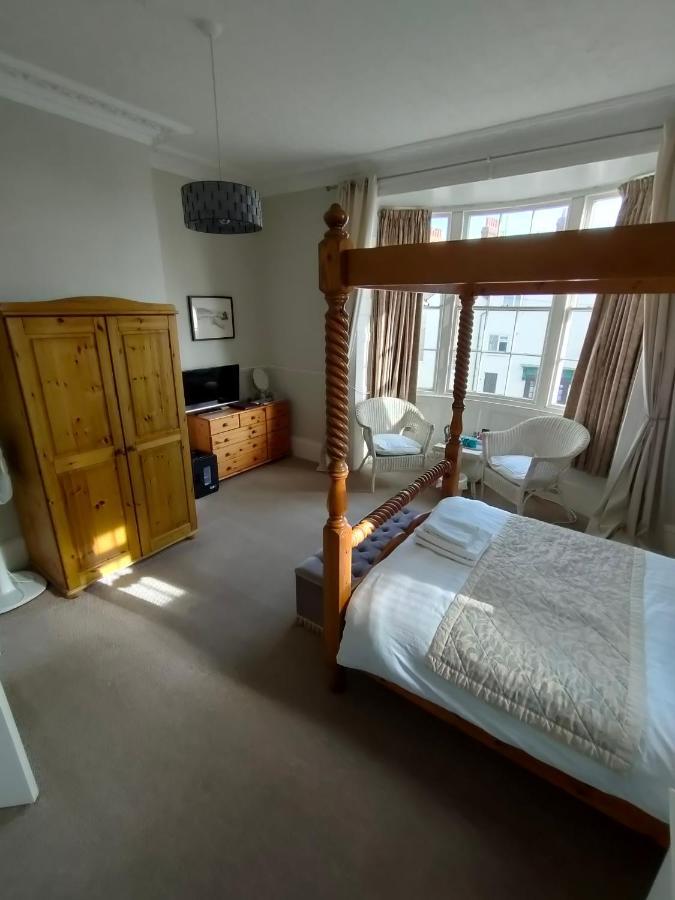 ويموث Valentine Guest House المظهر الخارجي الصورة